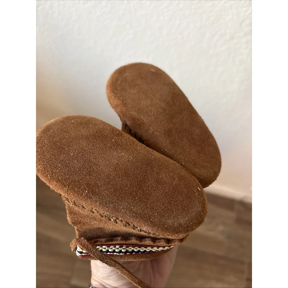 Minnetonka Baby braid Lace bootie shoes size‎ 2